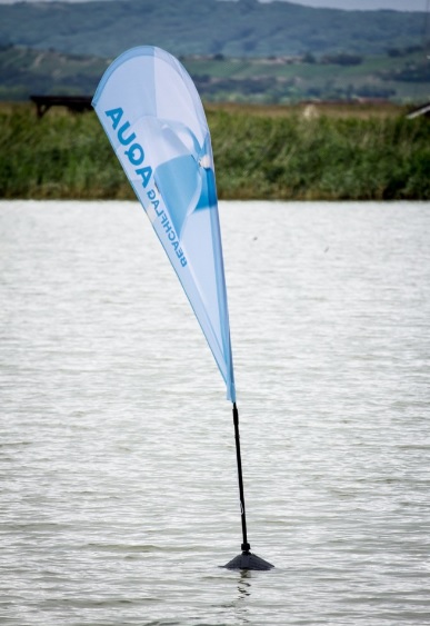 Vlajka Beachflag Aqua Slza